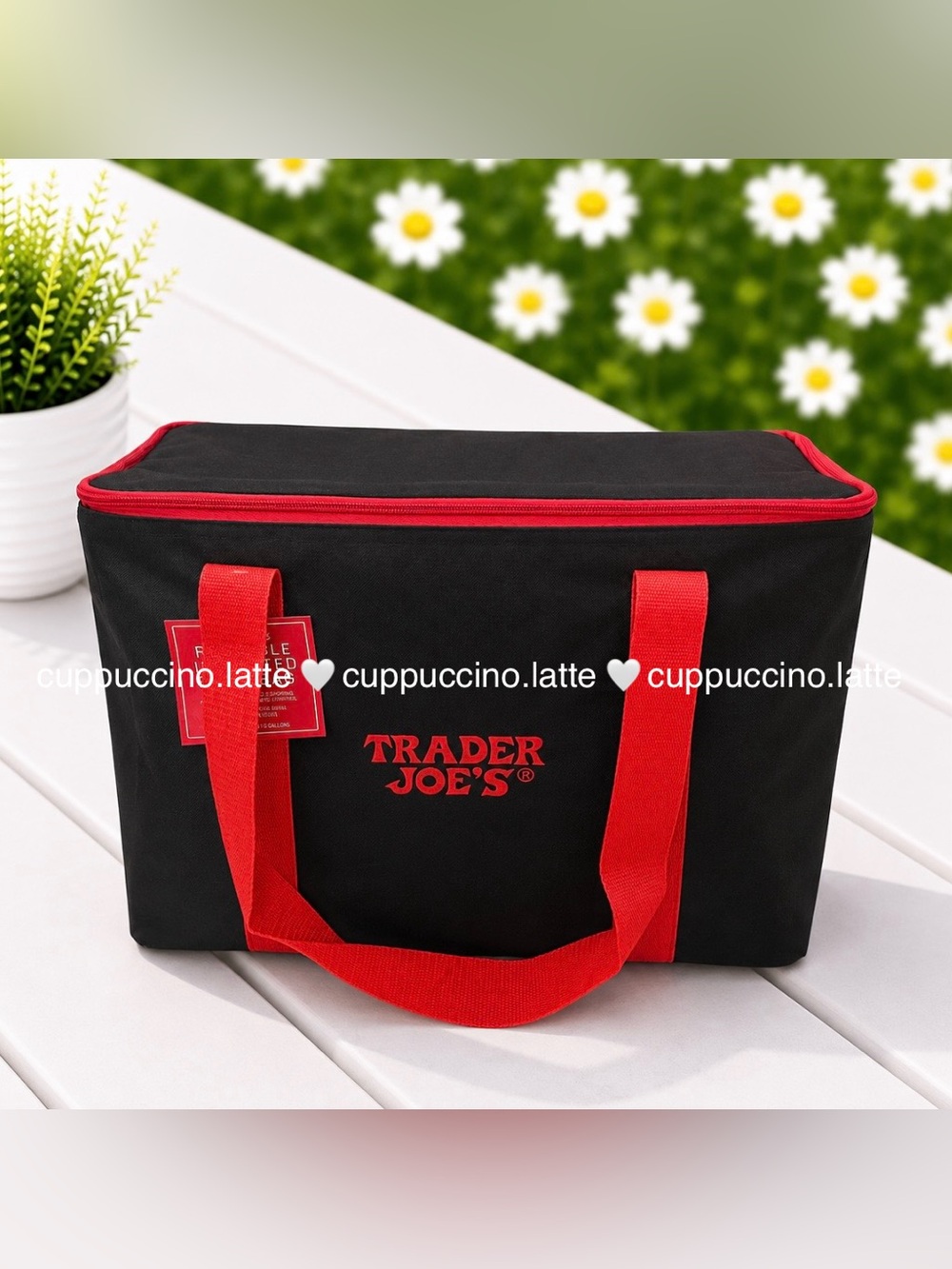 ❤️NWT🖤Trader Joe’s Medium Black and Red Insulated Cooler Tote Bag